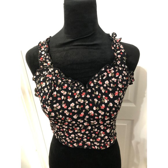 Bo+G Collective Black Floral Smocked Crop Top Size M Polyester & Viscose NWT - Picture 3 of 9